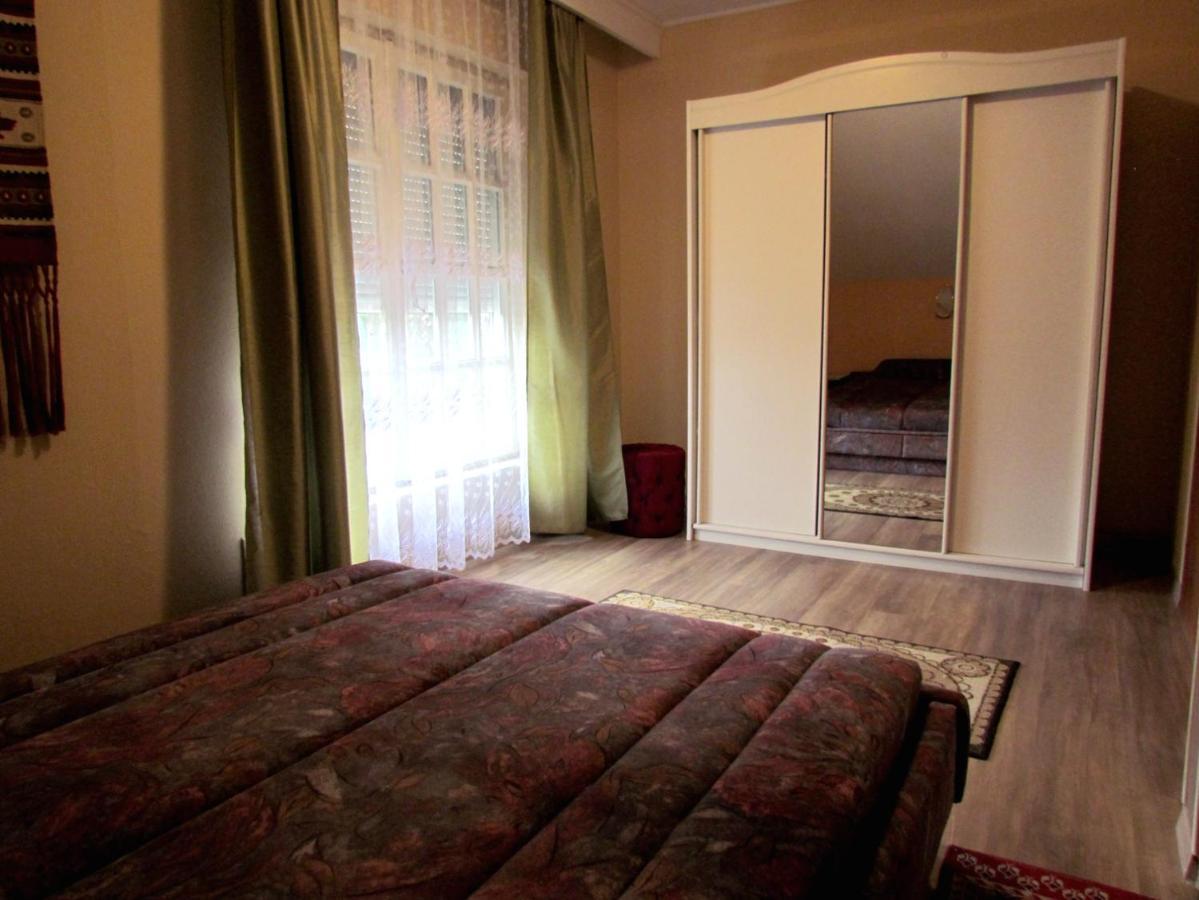 Hotel Leander Vendeghaz à Gyenesdiás Extérieur photo