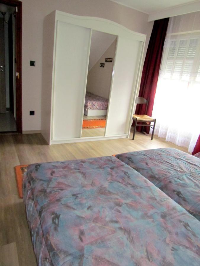 Hotel Leander Vendeghaz à Gyenesdiás Extérieur photo